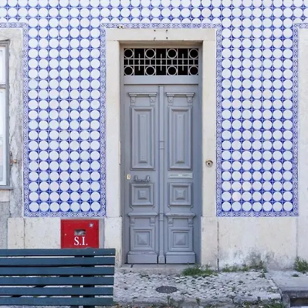 Apartamento Plum Guide - Azul Peacock Lisboa